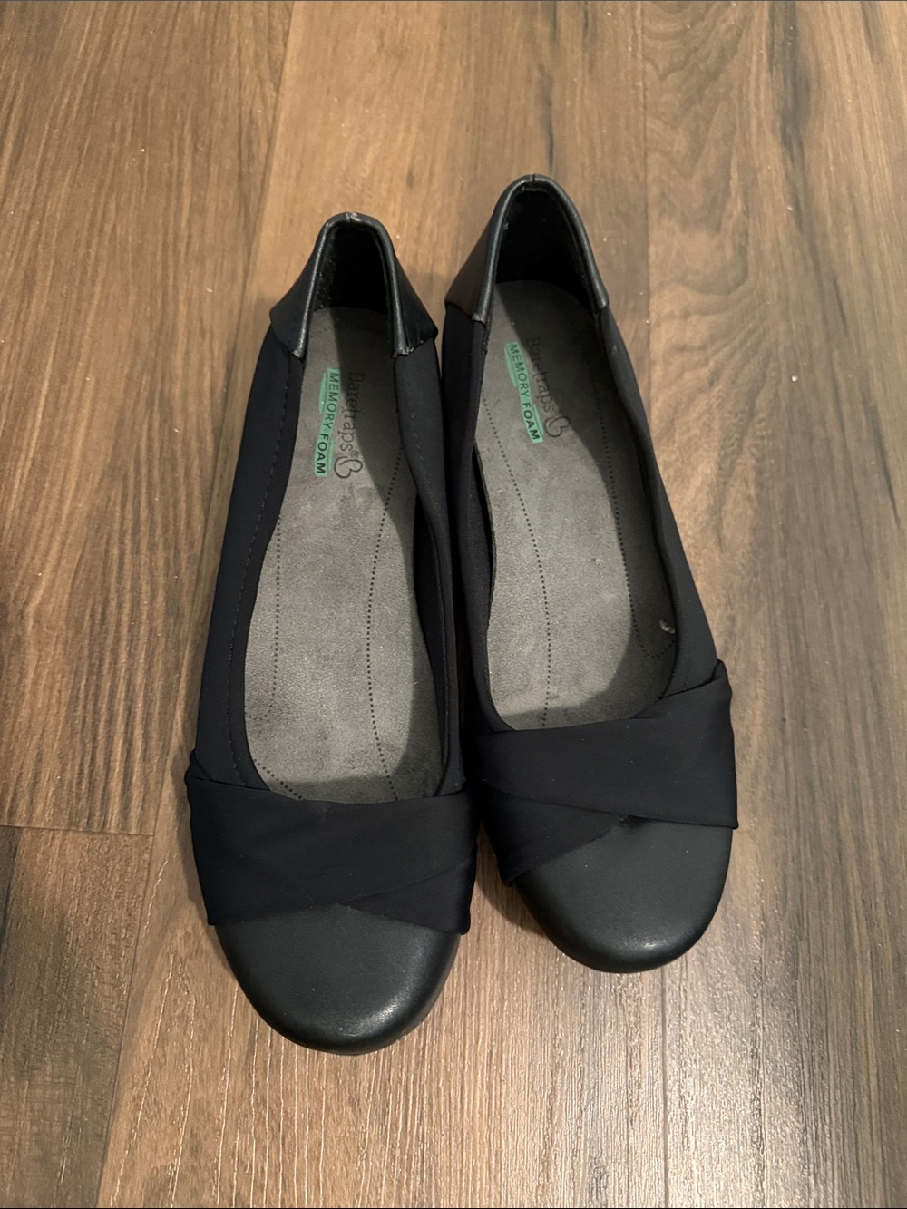 dearfoams Black Cross-Band Ballet Flats
